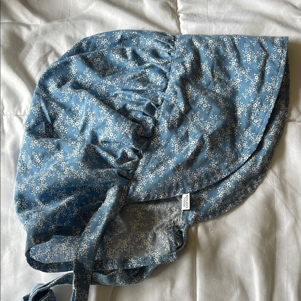 Floral Patterned Bonnets - Picture 2 of 4